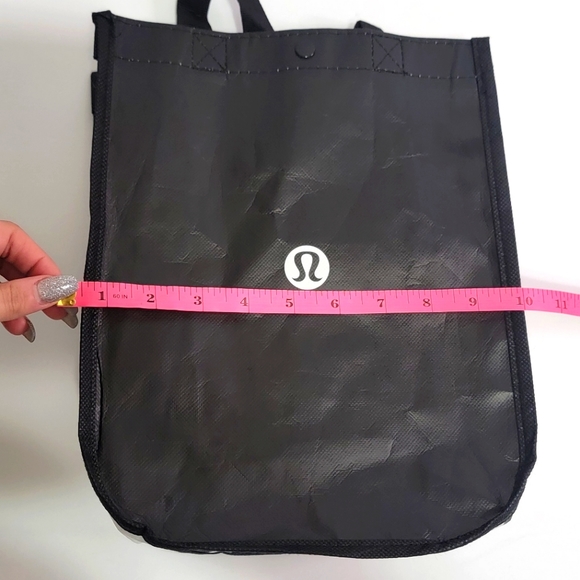 Lululemon Black and White Reusable Small Tote Bag - Picture 3 of 6